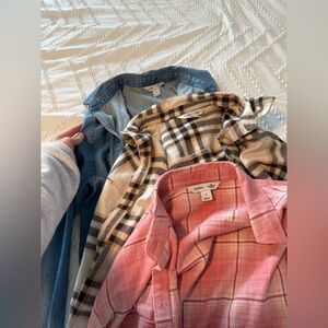 Old Navy button up flannel the boyfriend shirt - set of 3! medium.